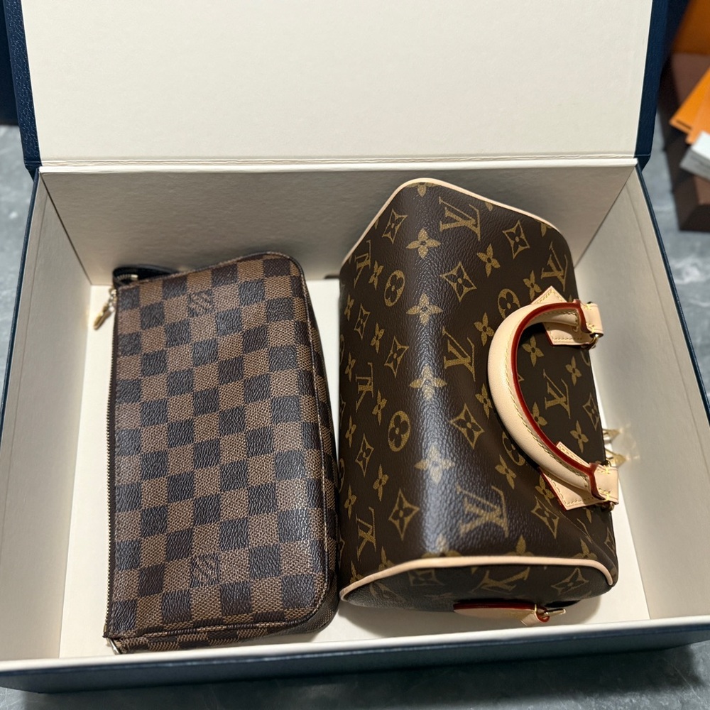 Louis Vuitton xmas ๐ 2024 Set Shopping Bag and Box - Picture 13 of 15